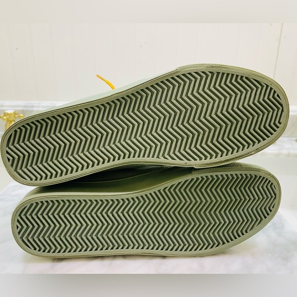 NWT BANGS Green Canvas Sneakers with Yellow Laces Size 8.5 - Picture 13 of 16